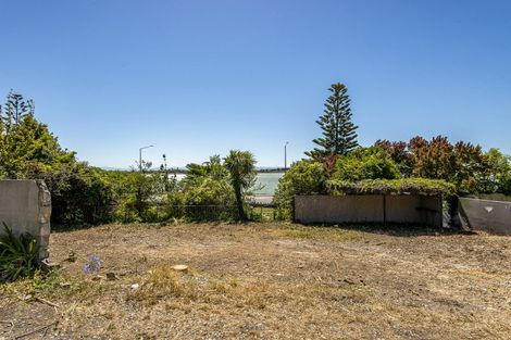 Photo of property in 1 The Brae, Mount Pleasant, Christchurch, 8081