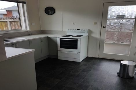 Photo of property in 30a Simons Street, Moturoa, New Plymouth, 4310