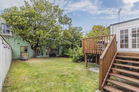 Photo of property in 17 Myrtle Crescent, Mount Cook, Wellington, 6021