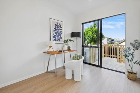 Photo of property in 67 Highland Park Drive, Botany Downs, Auckland, 2010