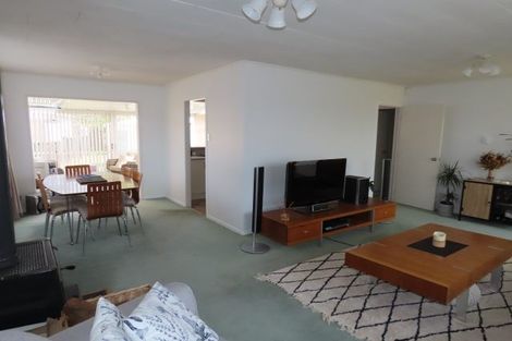 Photo of property in 8 Pipitea Place, Massey, Auckland, 0614