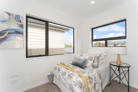 Photo of property in 1/4 Godley Road, Green Bay, Auckland, 0604