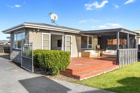 Photo of property in 12 Rosanna Place, Aranui, Christchurch, 8061