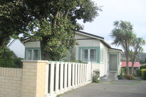 Photo of property in 53 Mana Esplanade, Paremata, Porirua, 5026
