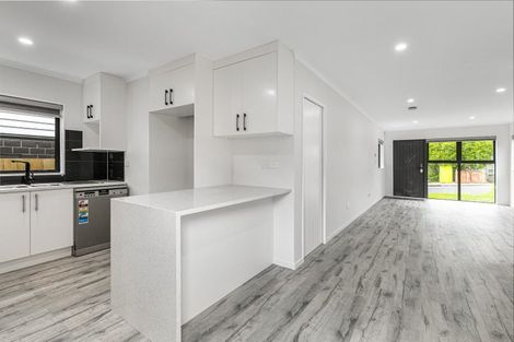 Photo of property in 84 Godley Road, Green Bay, Auckland, 0604