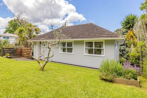 Photo of property in 37 Rosalind Road, Glenfield, Auckland, 0629