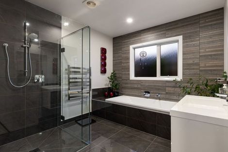 Photo of property in 3 Silicon Way, Fitzherbert, Palmerston North, 4410