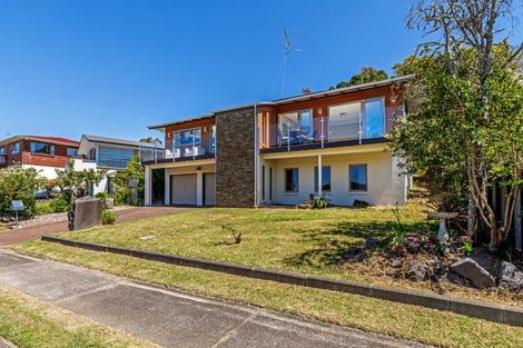 Photo of property in 9 Robin Lane, Browns Bay, Auckland, 0630