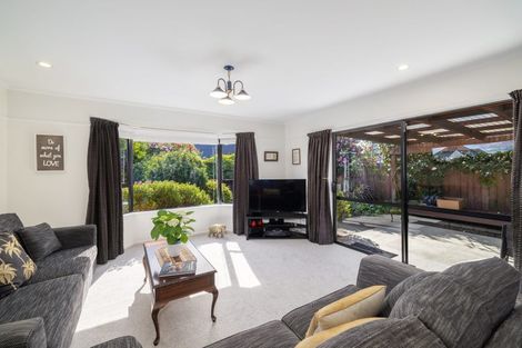 Photo of property in 2/6 Goodall Place, Redwood, Christchurch, 8051