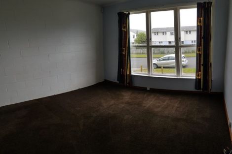 Photo of property in 66- 68 Waihora Crescent, Waitangirua, Porirua, 5024