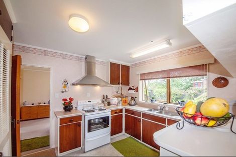 Photo of property in 100 Churton Drive, Churton Park, Wellington, 6037