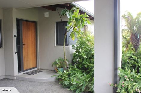 Photo of property in 2 Saint Hill Lane, Havelock North, 4130