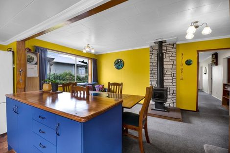 Photo of property in 82 Cordelia Street, Stratford, 4332