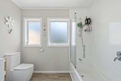 Photo of property in 78a Atkinson Avenue, Otaki Beach, Otaki, 5512