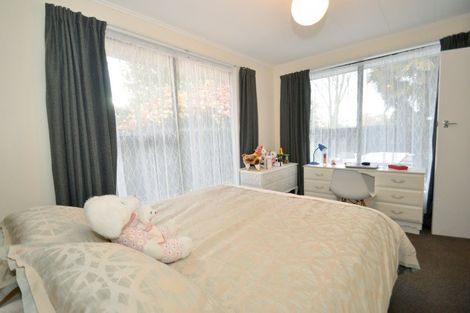 Photo of property in 33 Seymour Street, Hornby, Christchurch, 8042
