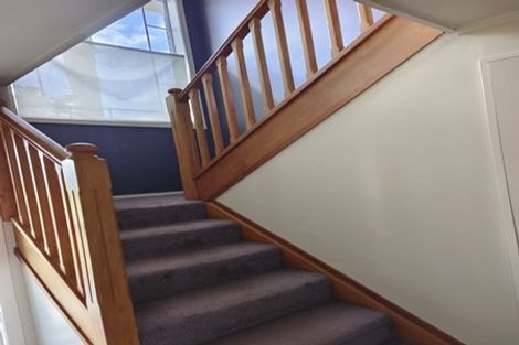 Photo of property in 1/3 Sunset Road, Totara Vale, Auckland, 0632