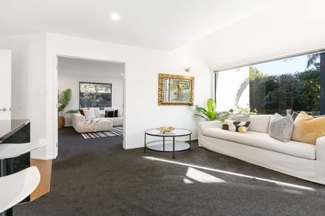 Photo of property in 2/37c Glenharrow Avenue, Avonhead, Christchurch, 8042