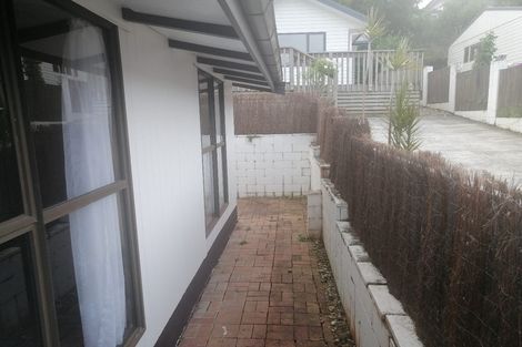 Photo of property in 5 Kemp Road, Massey, Auckland, 0614