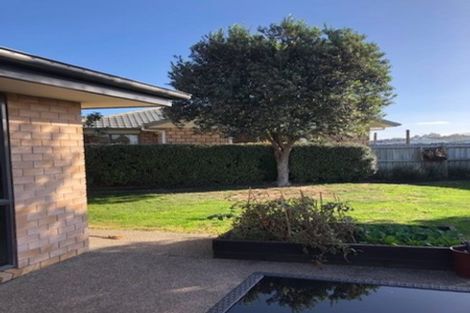 Photo of property in 36 Greig Place, Pukekohe, 2120