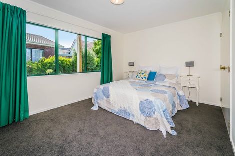 Photo of property in 1/470 East Coast Road, Windsor Park, Auckland, 0630