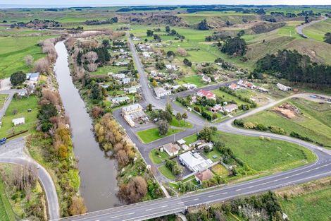 Photo of property in 5 Ihupuku Street, Waitotara, Wanganui, 4588