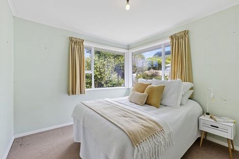 Photo of property in 24 Larsen Crescent, Tawa, Wellington, 5028