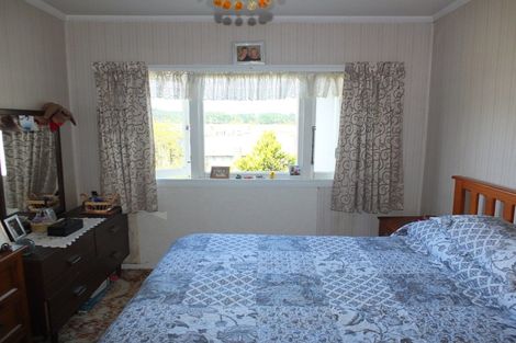 Photo of property in 9 Carthew Terrace, Foxton Beach, Foxton, 4815