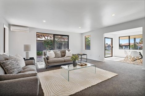 Photo of property in 22 Lake Terrace Road, Burwood, Christchurch, 8061