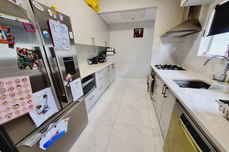 Photo of property in 2/1 Pimento Place, New Lynn, Auckland, 0600