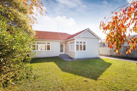 Photo of property in 657 Featherston Street, Roslyn, Palmerston North, 4414
