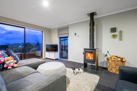 Photo of property in 42c Kaipara View Road, Helensville, 0875