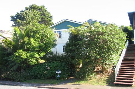 Photo of property in 2/27 Raymond Terrace, Northcote, Auckland, 0627