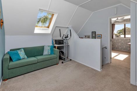 Photo of property in 1 Ishtar Place, One Tree Point, 0118