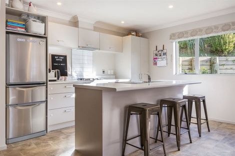 Photo of property in 14 Moonraker Place, Whitby, Porirua, 5024