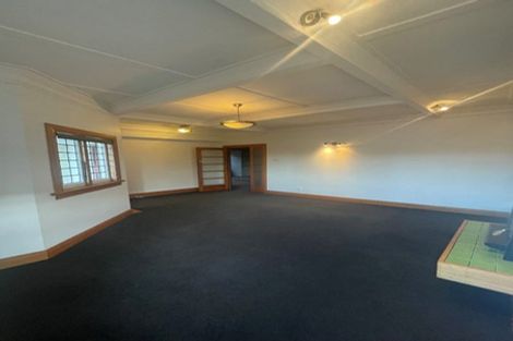 Photo of property in 40 Waiwaka Terrace, Strandon, New Plymouth, 4312