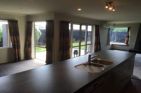 Photo of property in 26 Linkwater Way, Parklands, Christchurch, 8083