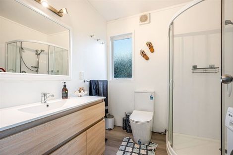 Photo of property in 1/9 Norman Road, Titirangi, Auckland, 0604