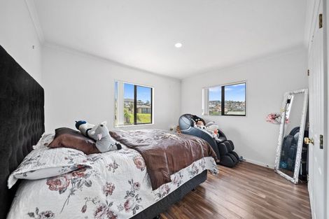 Photo of property in 4 Figtree Terrace, Goodwood Heights, Auckland, 2105