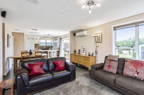 Photo of property in 18 Teoti Street, Paraparaumu Beach, Paraparaumu, 5032