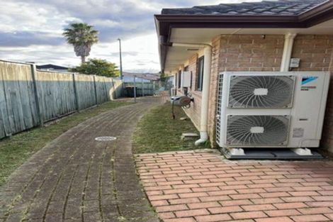 Photo of property in 16 Middlefield Drive, East Tamaki Heights, Auckland, 2016