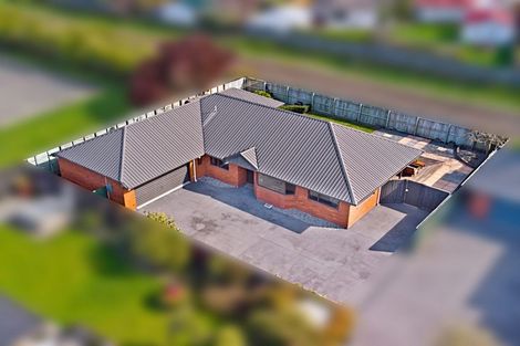 Photo of property in 7 Thicket Close, Redwood, Christchurch, 8051