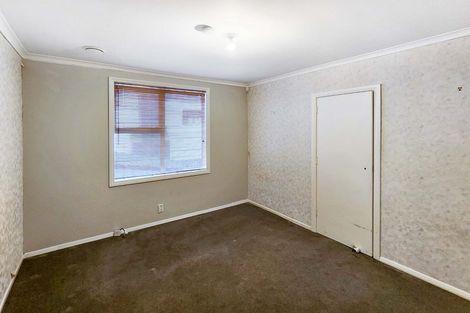 Photo of property in 215 Stokes Valley Road, Stokes Valley, Lower Hutt, 5019