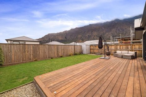 Photo of property in 17 Cheviot Street, Jacks Point, 9371