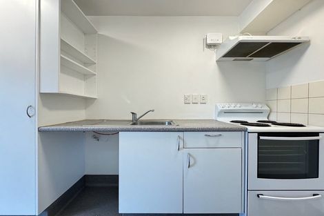 Photo of property in Palm Grove Apartments, 7/13c Palm Grove, Berhampore, Wellington, 6023