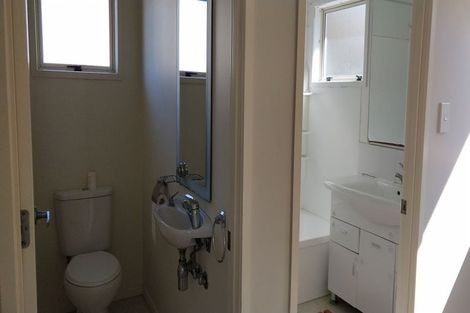 Photo of property in 14 Woodstock Road, Forrest Hill, Auckland, 0620