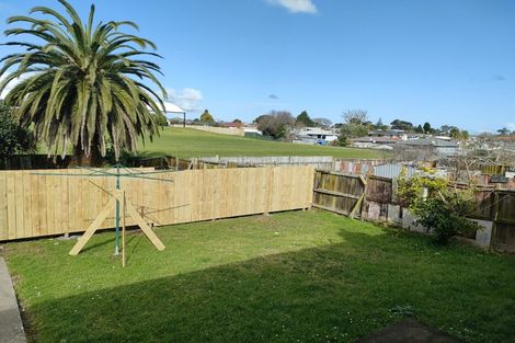 Photo of property in 25 Raglan Street, Mangere East, Auckland, 2024