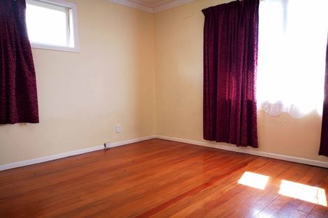Photo of property in 46 Kohekohe Street, New Lynn, Auckland, 0600