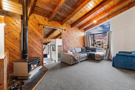 Photo of property in 13 Moxham Grove, Massey, Auckland, 0614