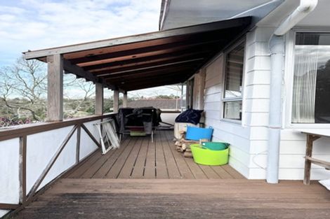 Photo of property in 6 Cottam Grove, Northcross, Auckland, 0632