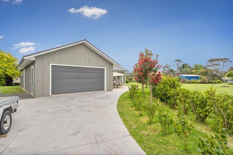 Photo of property in 10 Austin Drive, Whitianga, 3510